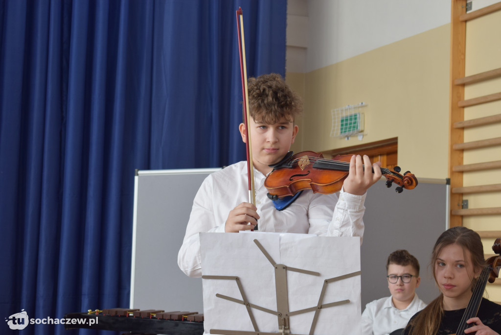 Profesor Bralczyk spotkał się z uczniami w Sochaczewie