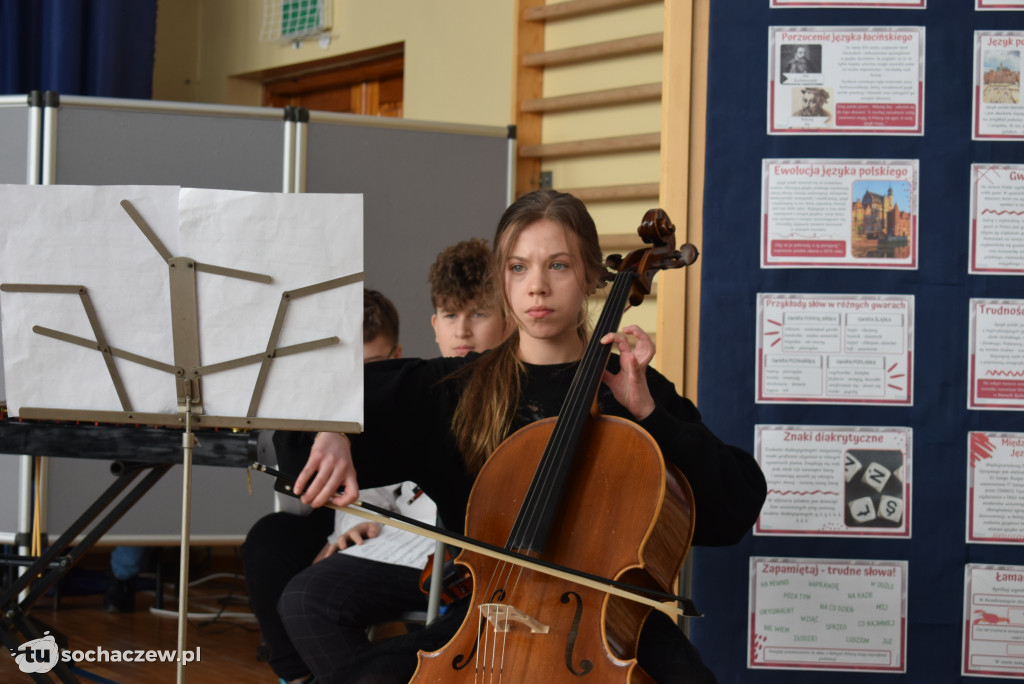 Profesor Bralczyk spotkał się z uczniami w Sochaczewie