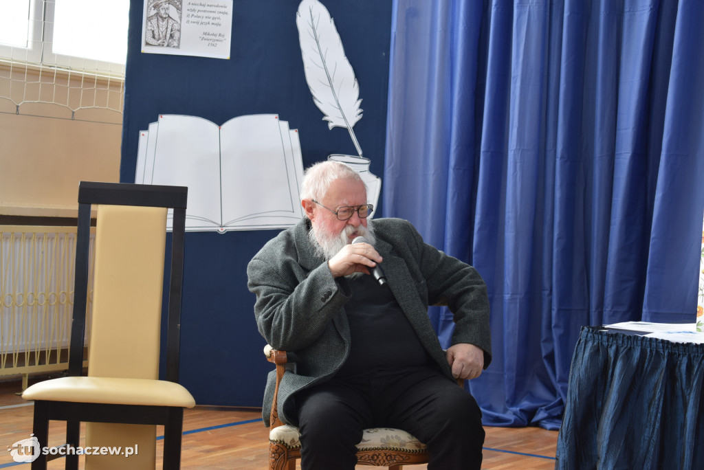 Profesor Bralczyk spotkał się z uczniami w Sochaczewie