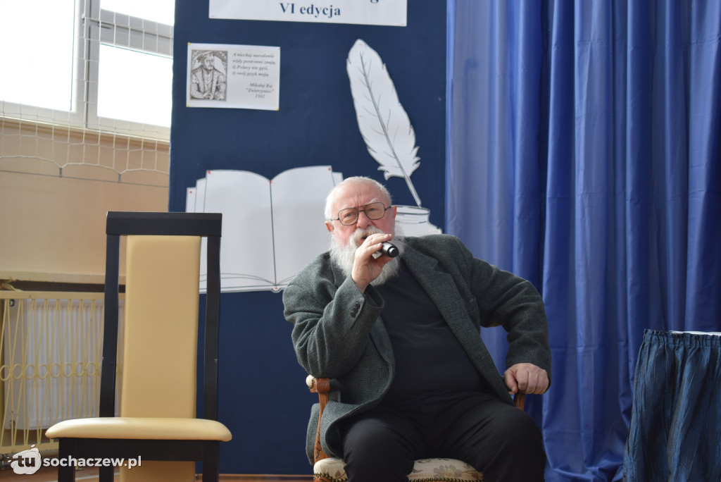 Profesor Bralczyk spotkał się z uczniami w Sochaczewie