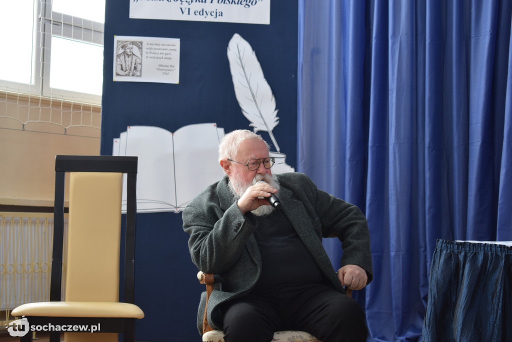 Profesor Bralczyk spotkał się z uczniami w Sochaczewie