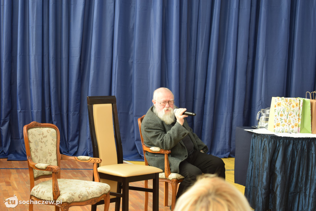 Profesor Bralczyk spotkał się z uczniami w Sochaczewie