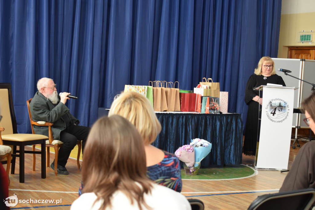 Profesor Bralczyk spotkał się z uczniami w Sochaczewie