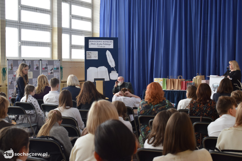 Profesor Bralczyk spotkał się z uczniami w Sochaczewie