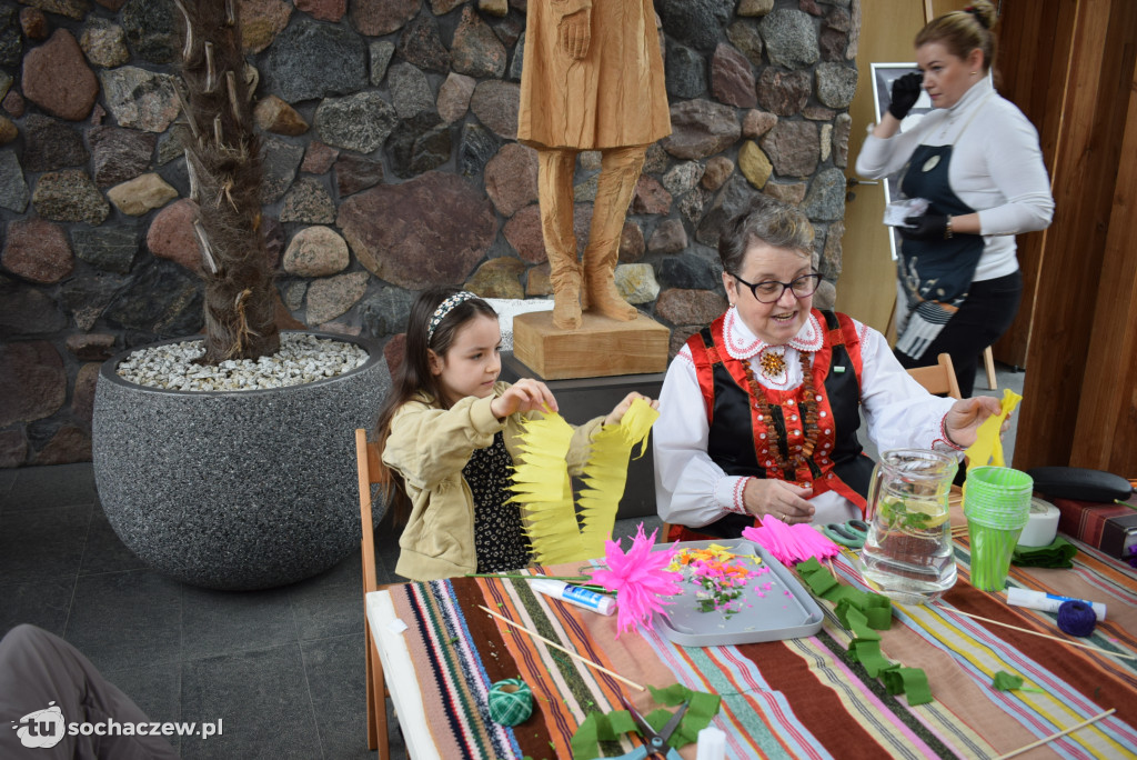 Folklor zagościł w Żelazowej Woli