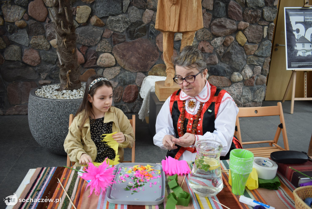 Folklor zagościł w Żelazowej Woli