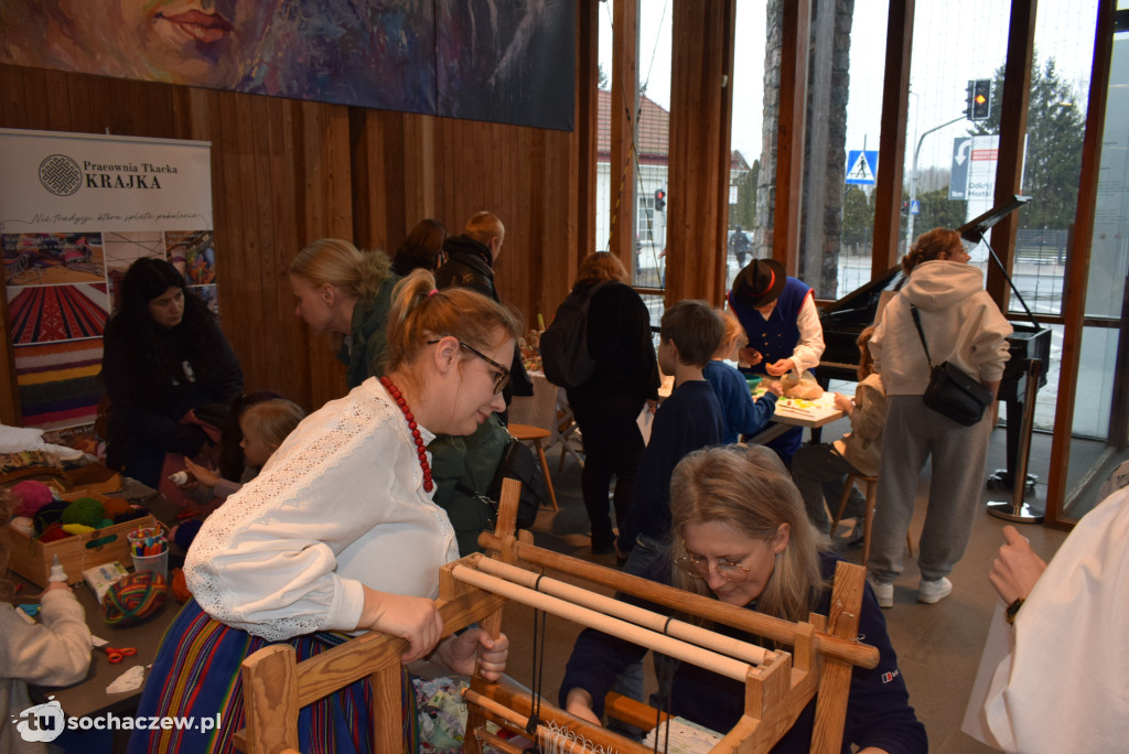 Folklor zagościł w Żelazowej Woli