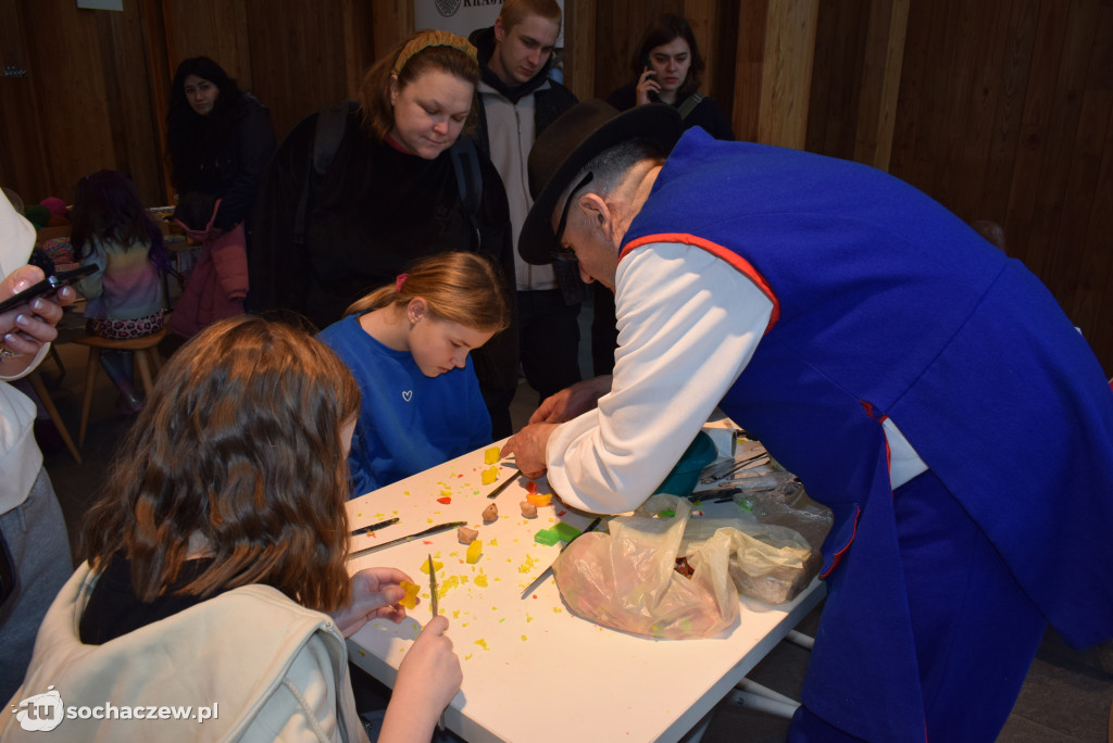 Folklor zagościł w Żelazowej Woli
