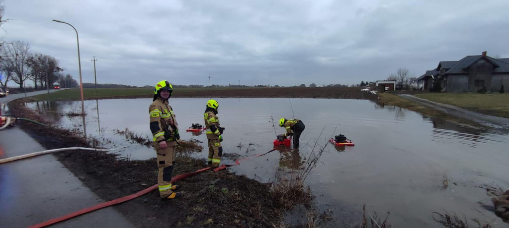 Lokalne podtopienia w powiecie