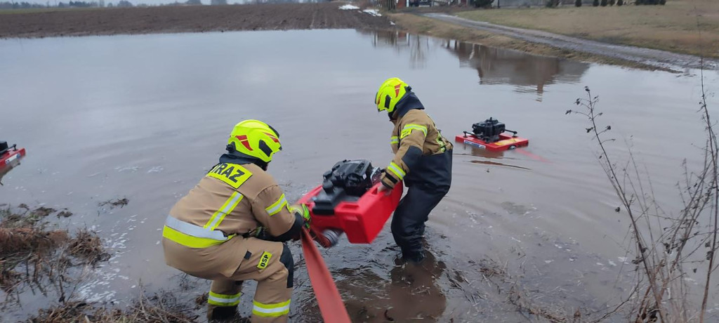 Lokalne podtopienia w powiecie