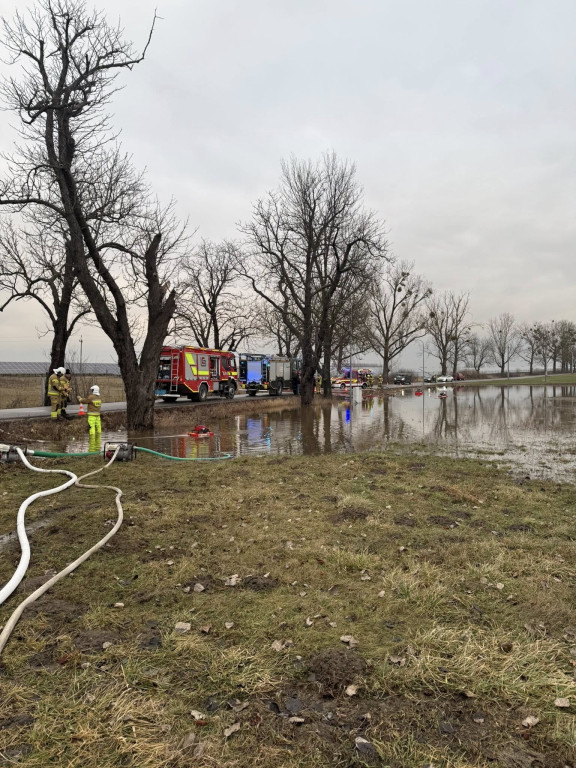 Lokalne podtopienia w powiecie