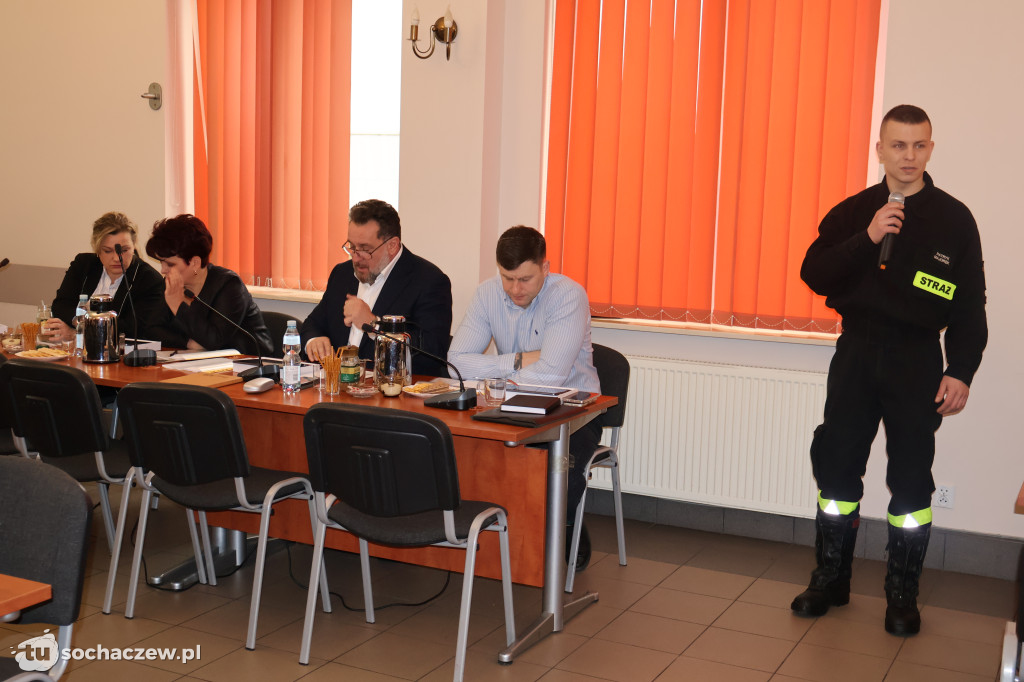 Wozem strażackim na sesję