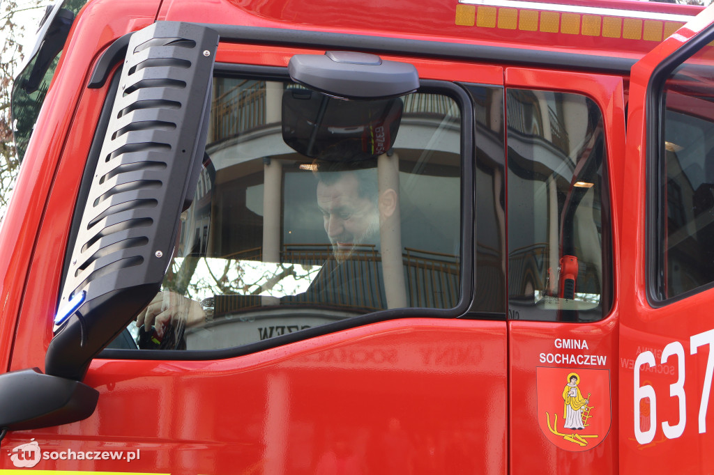 Wozem strażackim na sesję