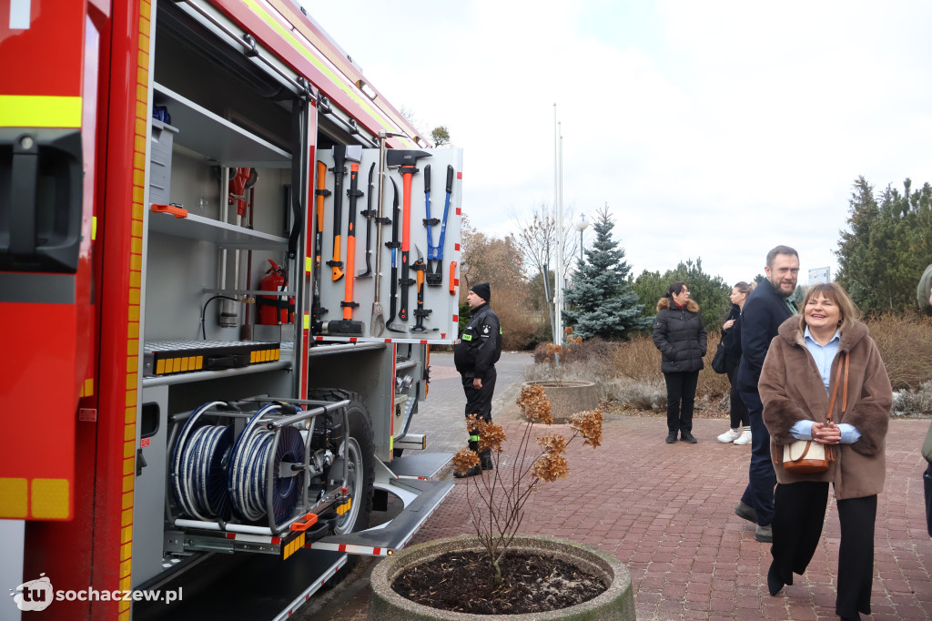 Wozem strażackim na sesję