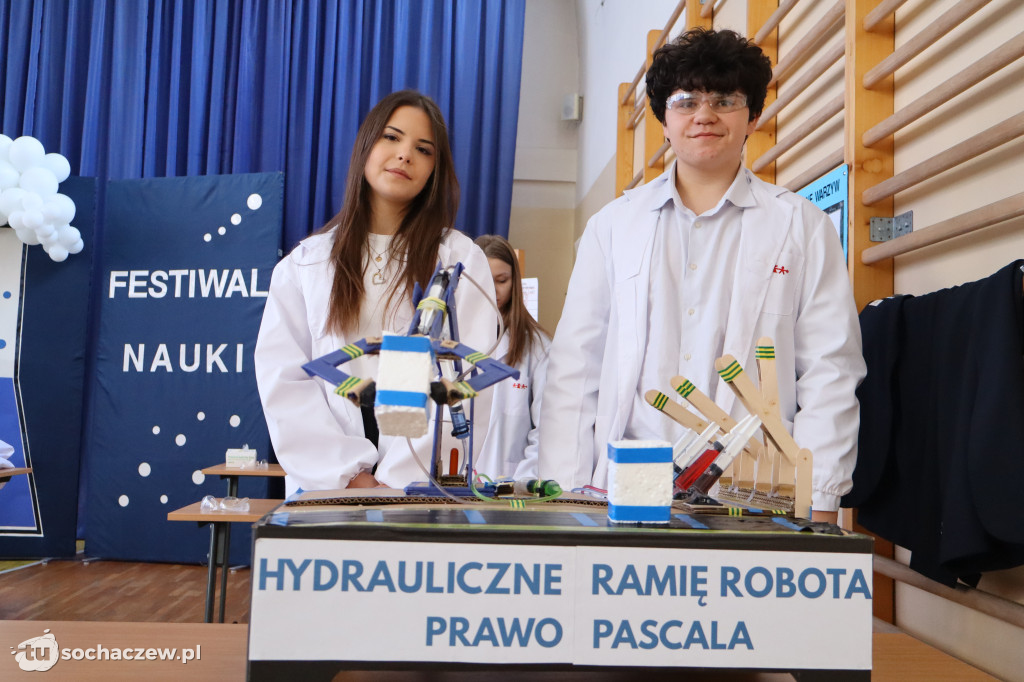 Rakiety, magnesy i wulkany: Festiwal Nauki w SP4