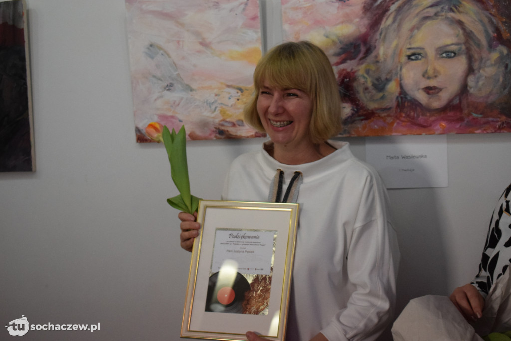 Chodaków: kobieta w piosence Mieczysława Fogga