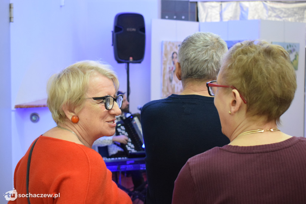 Chodaków: kobieta w piosence Mieczysława Fogga