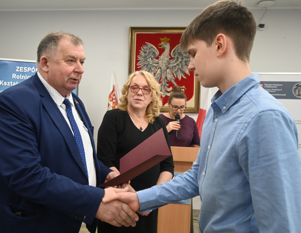 Stypendia starosty rozdane