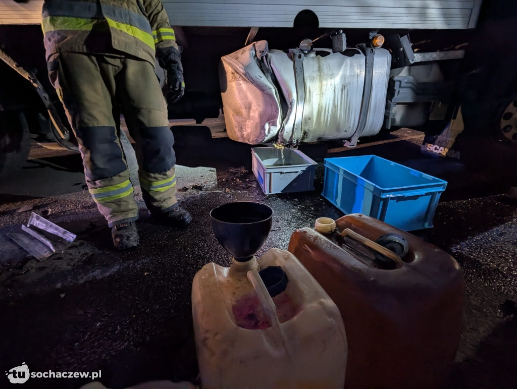 Zderzenie osobówki z ciężarówką na Inżynierskiej