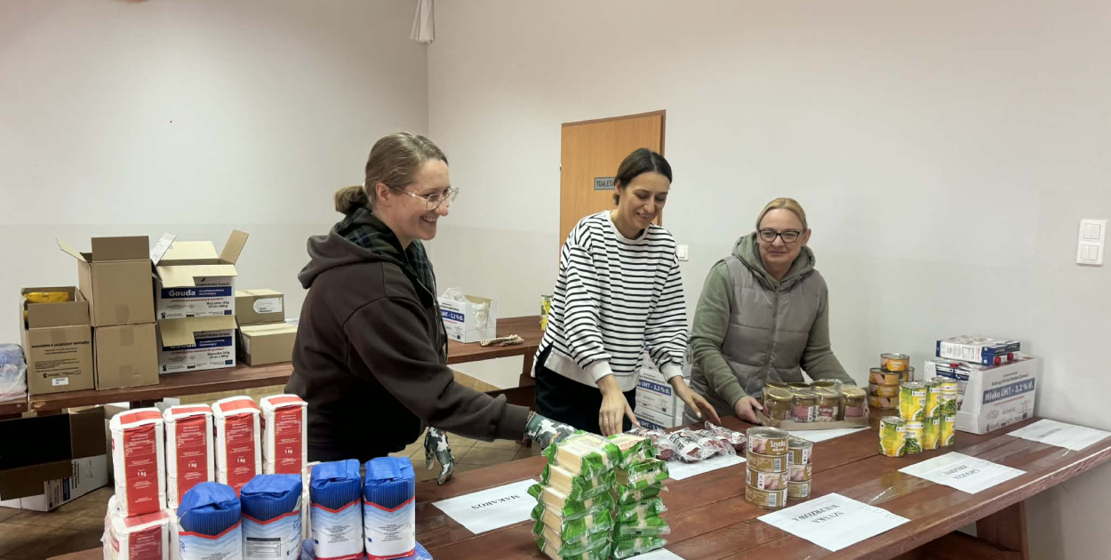 Paczki żywnościowe dla mieszkańców Gminy Młodzieszyn