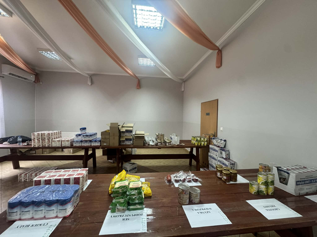 Paczki żywnościowe dla mieszkańców Gminy Młodzieszyn
