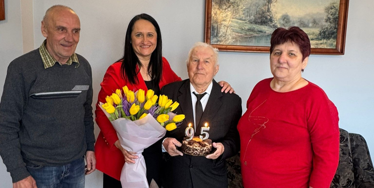 Wójt gminy Młodzieszyn odwiedza najstarszych mieszkańców
