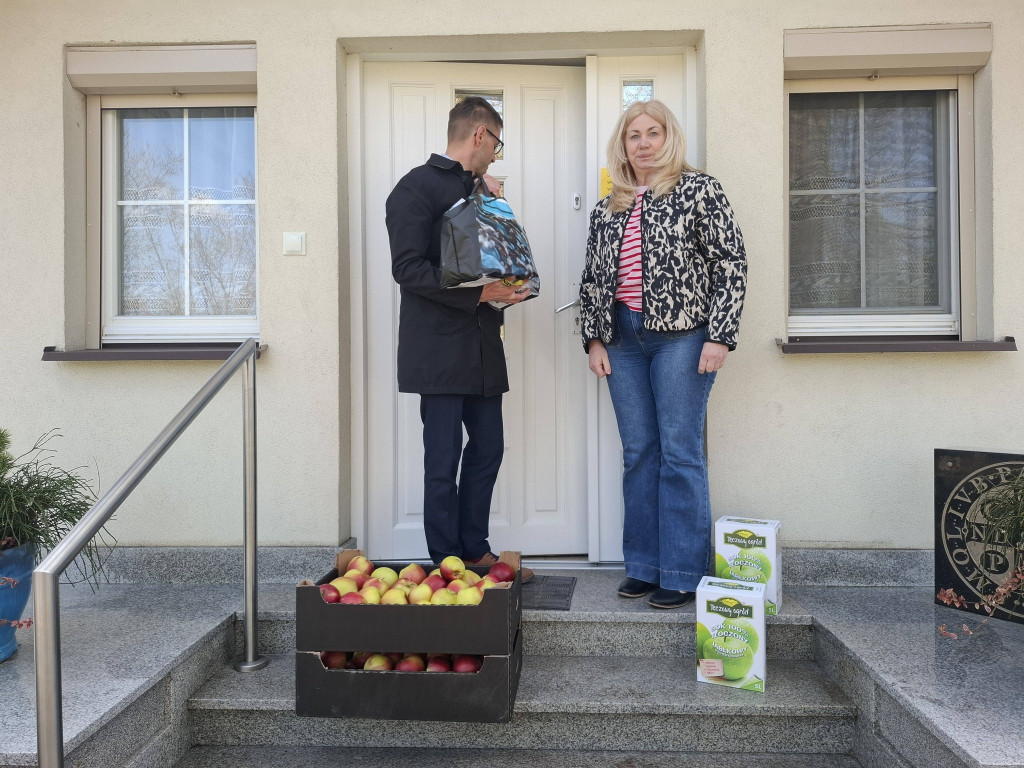 Wójt Damian Jaworski ze świąteczną wizytą i Sióstr