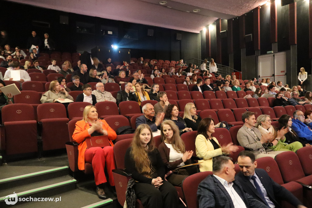 Chodaków: najzdolniejszym wręczono stypendia burmistrza