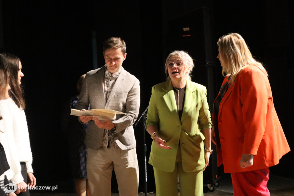 Chodaków: najzdolniejszym wręczono stypendia burmistrza