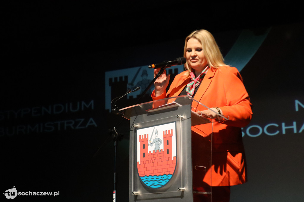 Chodaków: najzdolniejszym wręczono stypendia burmistrza