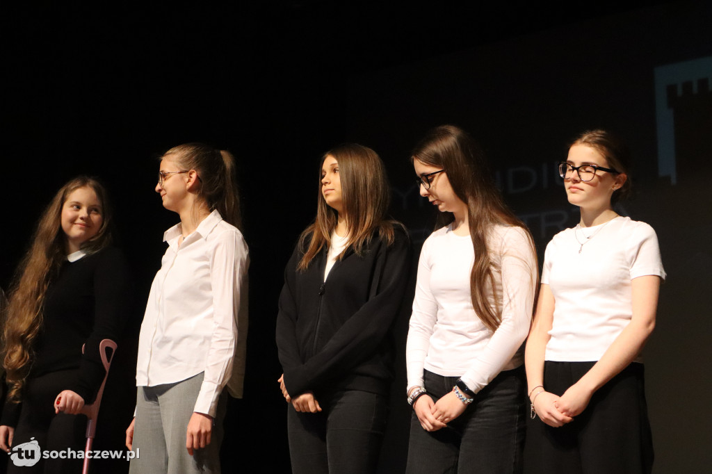 Chodaków: najzdolniejszym wręczono stypendia burmistrza