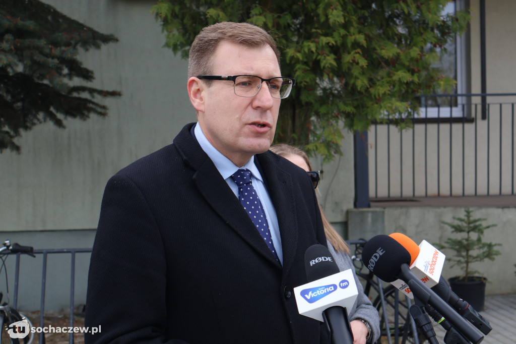 O służbie zdrowia pod szpitalem