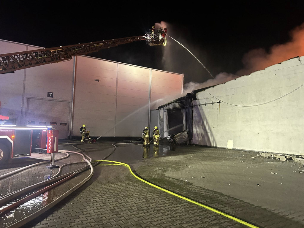 Pożar zakładu w Bramkach