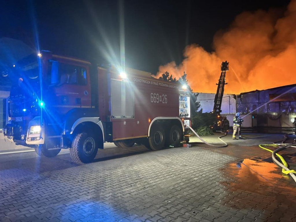 Pożar zakładu w Bramkach