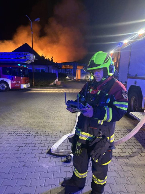 Pożar zakładu w Bramkach