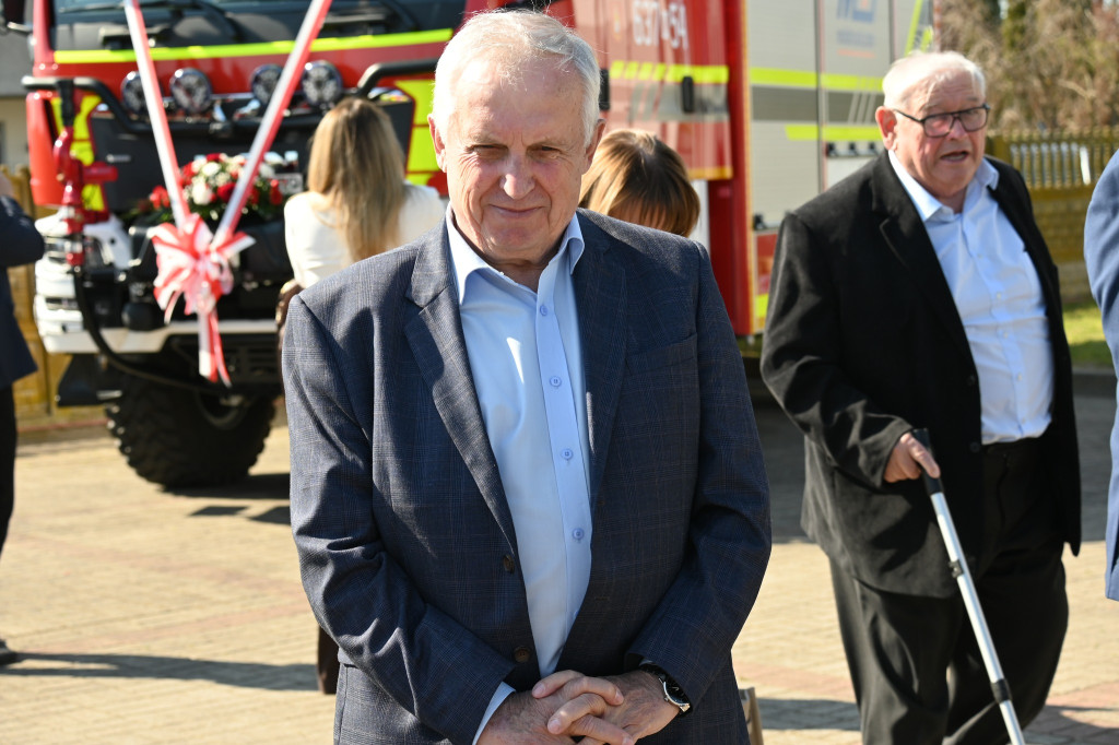 Nowe Mostki z nowym wozem