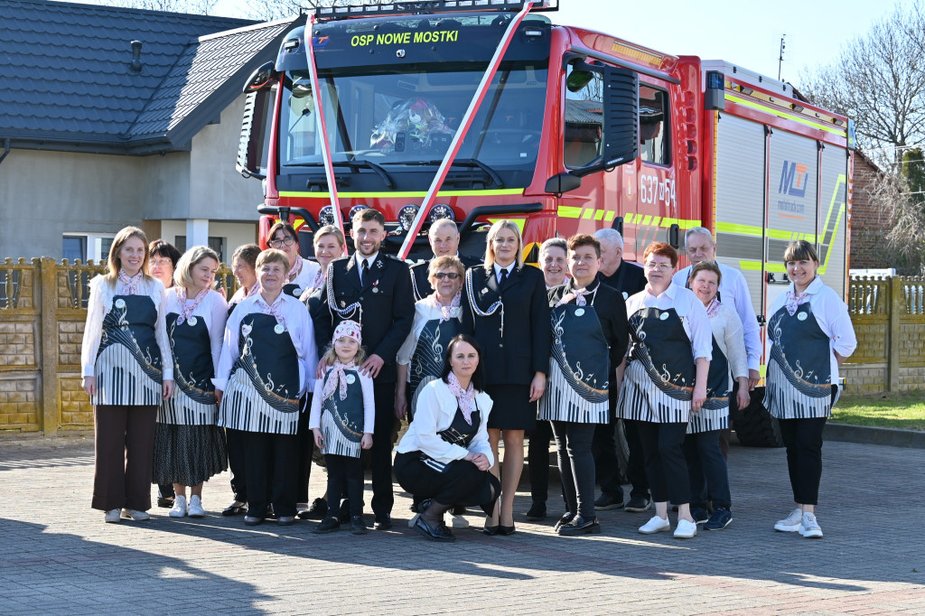 Nowe Mostki z nowym wozem