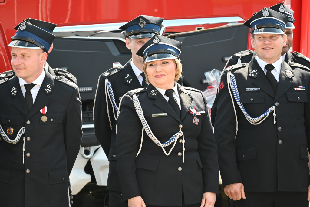 Nowe Mostki z nowym wozem