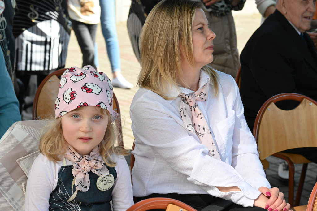 Nowe Mostki z nowym wozem