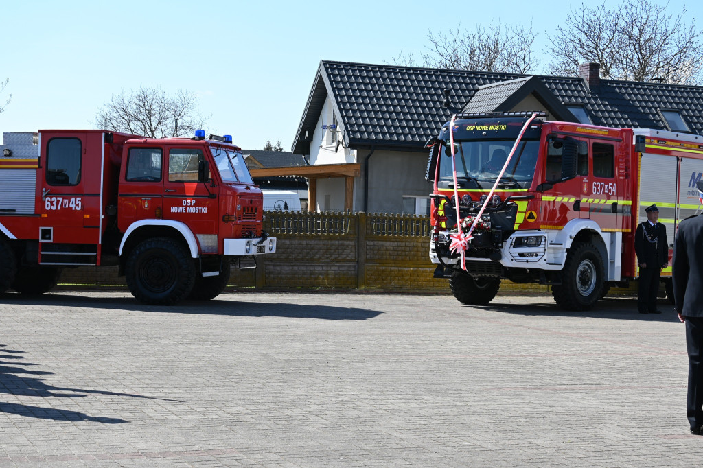 Nowe Mostki z nowym wozem