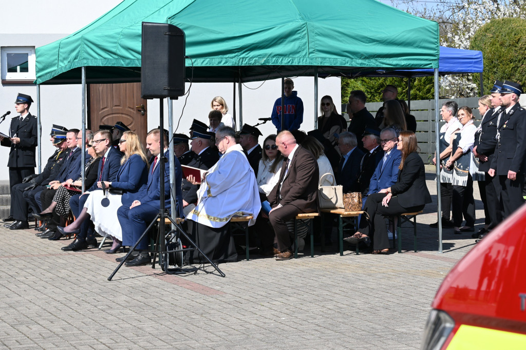 Nowe Mostki z nowym wozem