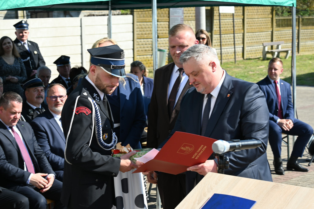 Nowe Mostki z nowym wozem