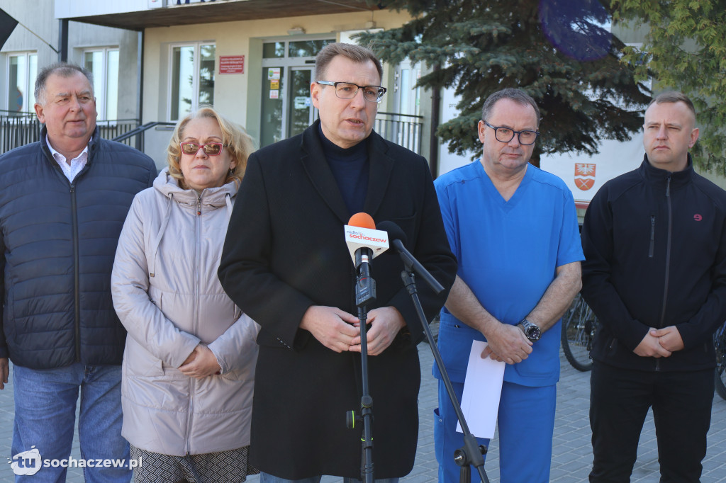 O służbie zdrowia pod szpitalem w Sochaczewie