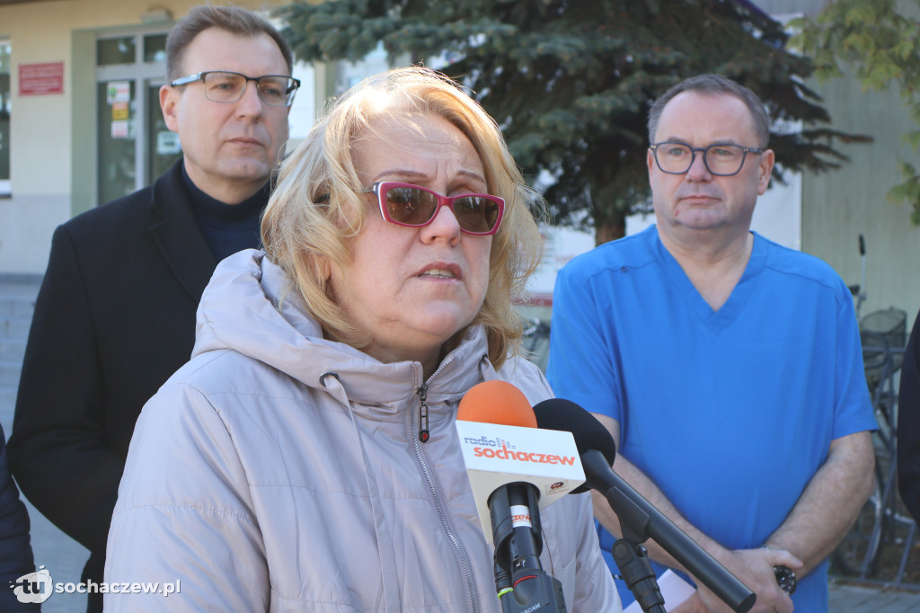 O służbie zdrowia pod szpitalem w Sochaczewie