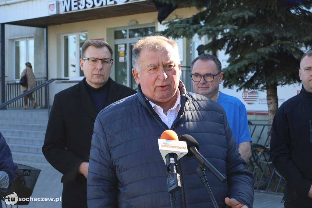 O służbie zdrowia pod szpitalem w Sochaczewie