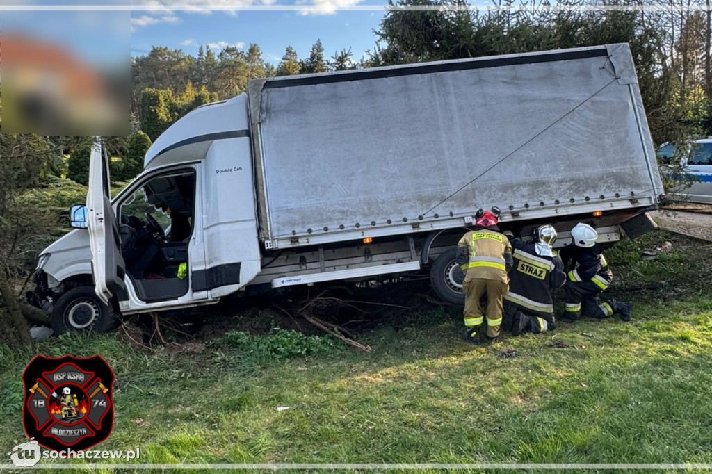 W drzewo i nad staw w Nowym Kamionie