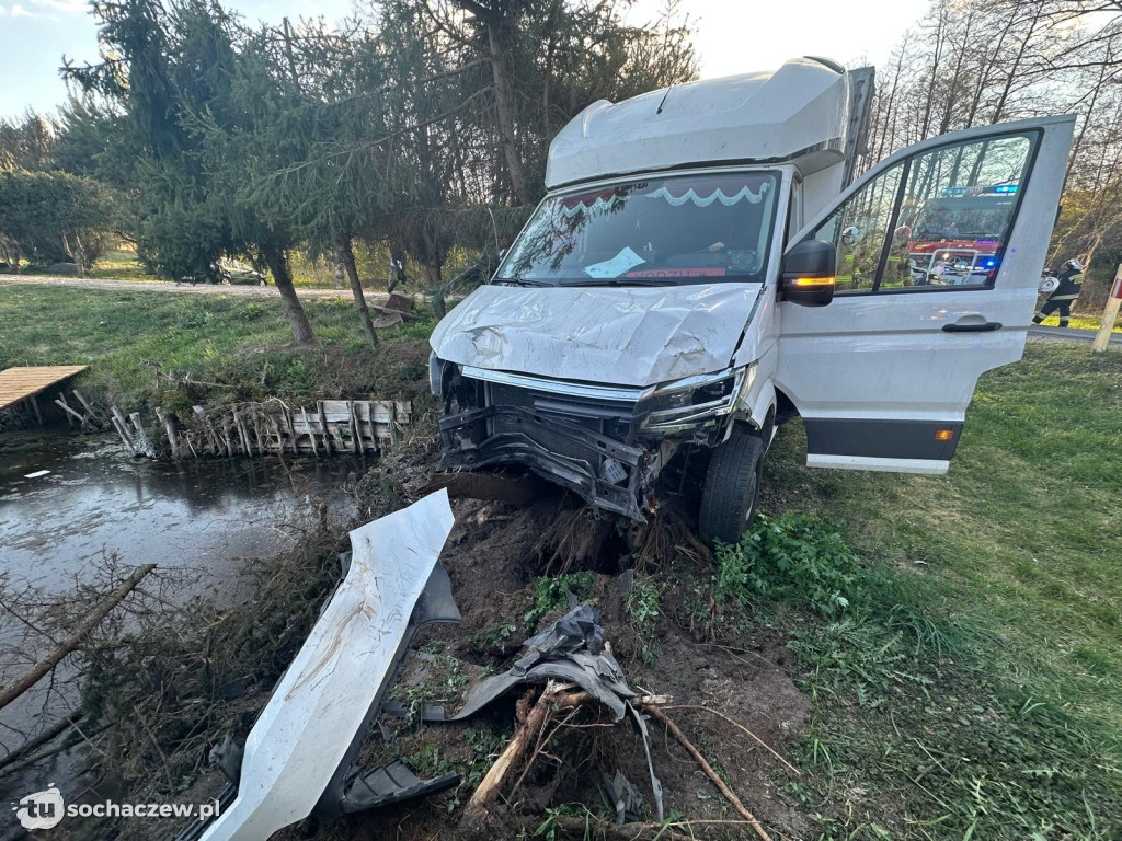 W drzewo i nad staw w Nowym Kamionie