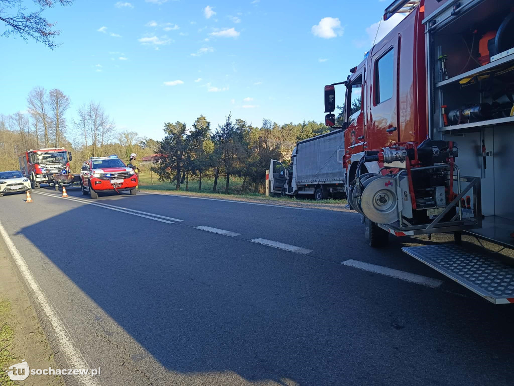 W drzewo i nad staw w Nowym Kamionie