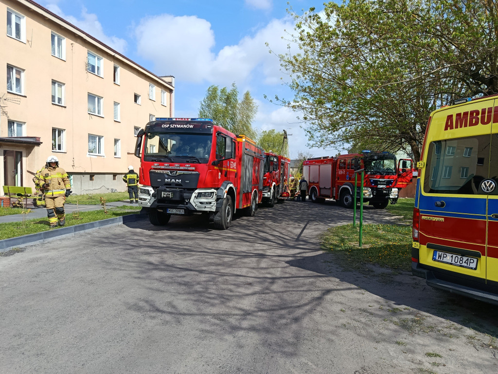 Szymanów: pożar budynku wielorodzinnego