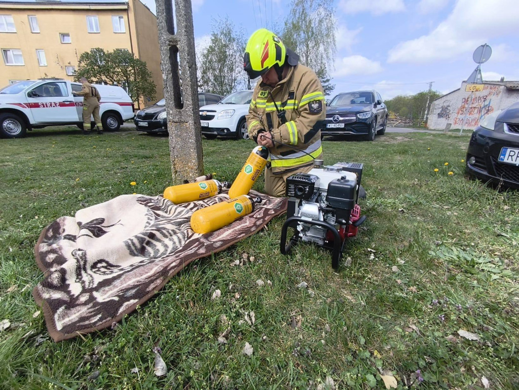 Szymanów: pożar budynku wielorodzinnego